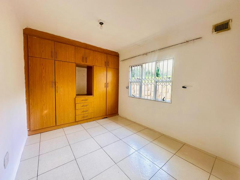 To Let 2 Bedroom Property for Rent in Montclair KwaZulu-Natal