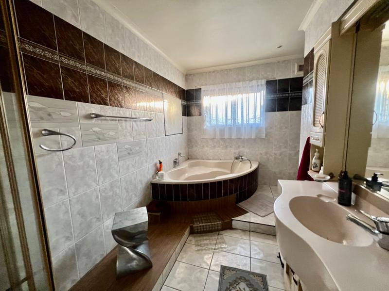 10 Bedroom Property for Sale in Reservoir Hills KwaZulu-Natal