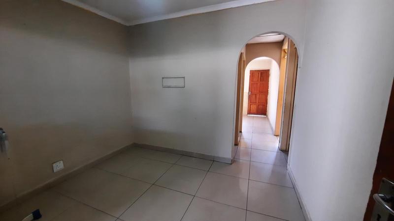 To Let 2 Bedroom Property for Rent in Trenance Manor KwaZulu-Natal