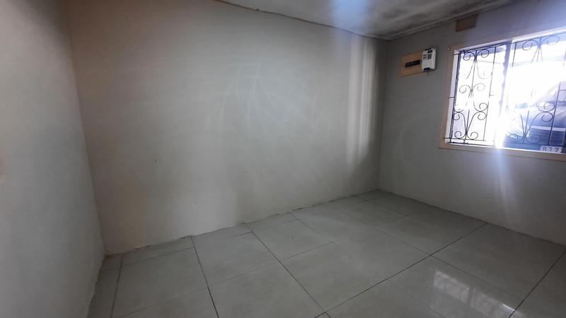To Let 2 Bedroom Property for Rent in Trenance Manor KwaZulu-Natal