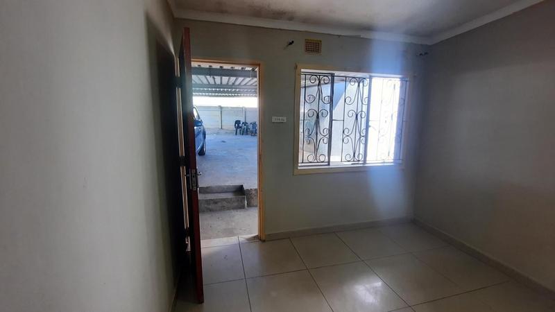To Let 2 Bedroom Property for Rent in Trenance Manor KwaZulu-Natal