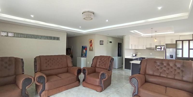3 Bedroom Property for Sale in Umlazi KwaZulu-Natal