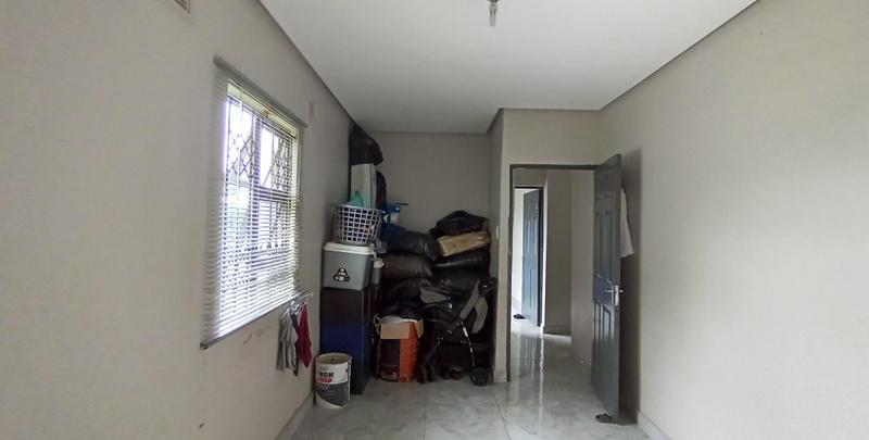 3 Bedroom Property for Sale in Umlazi KwaZulu-Natal