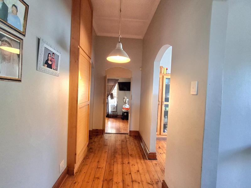 6 Bedroom Property for Sale in Doonside KwaZulu-Natal
