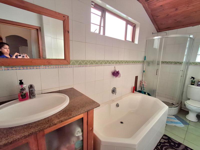 6 Bedroom Property for Sale in Doonside KwaZulu-Natal