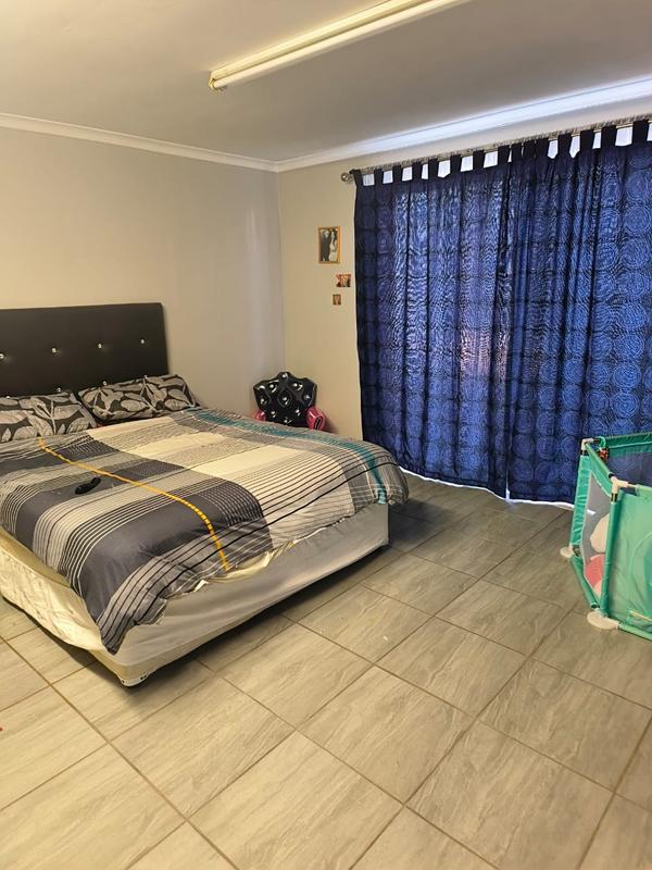 6 Bedroom Property for Sale in Doonside KwaZulu-Natal