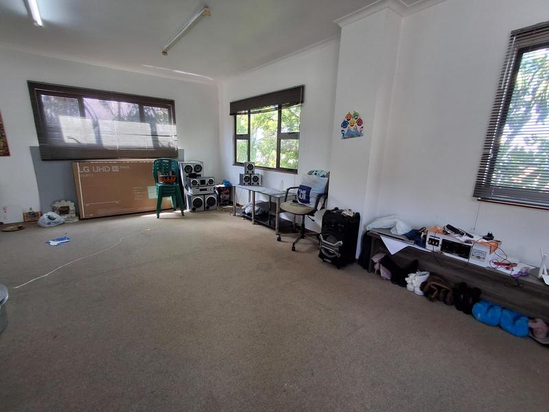6 Bedroom Property for Sale in Doonside KwaZulu-Natal