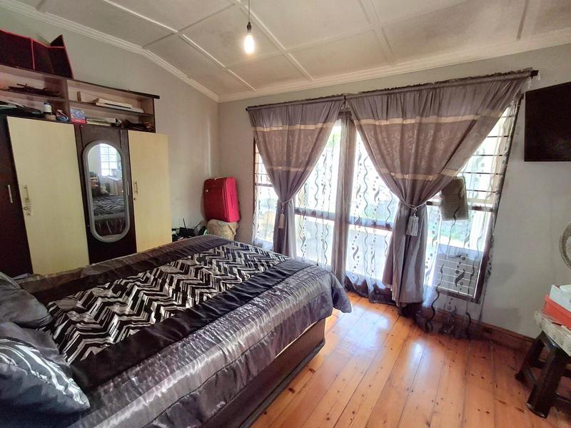6 Bedroom Property for Sale in Doonside KwaZulu-Natal