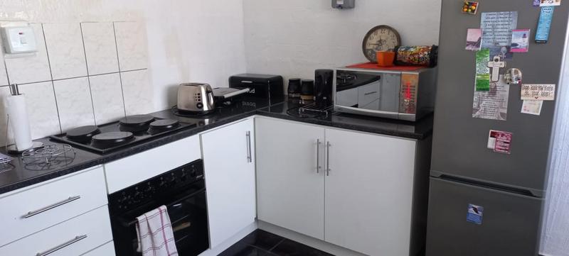 2 Bedroom Property for Sale in Grove End KwaZulu-Natal