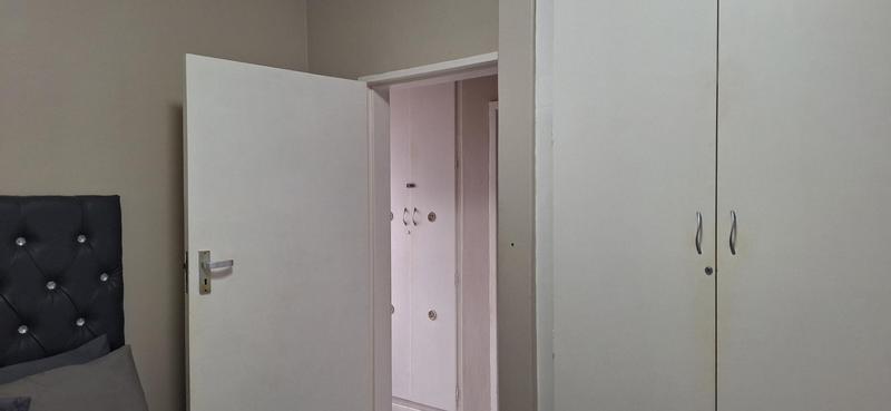 To Let 2 Bedroom Property for Rent in Freeland Park KwaZulu-Natal