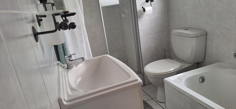 To Let 2 Bedroom Property for Rent in Freeland Park KwaZulu-Natal