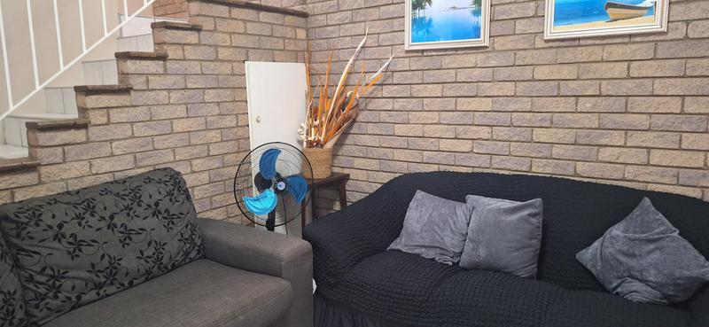 To Let 2 Bedroom Property for Rent in Freeland Park KwaZulu-Natal