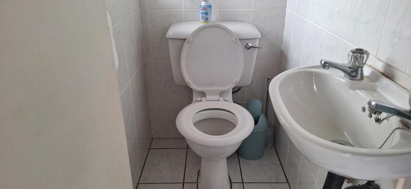 To Let 2 Bedroom Property for Rent in Freeland Park KwaZulu-Natal