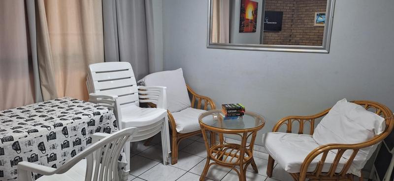 To Let 2 Bedroom Property for Rent in Freeland Park KwaZulu-Natal
