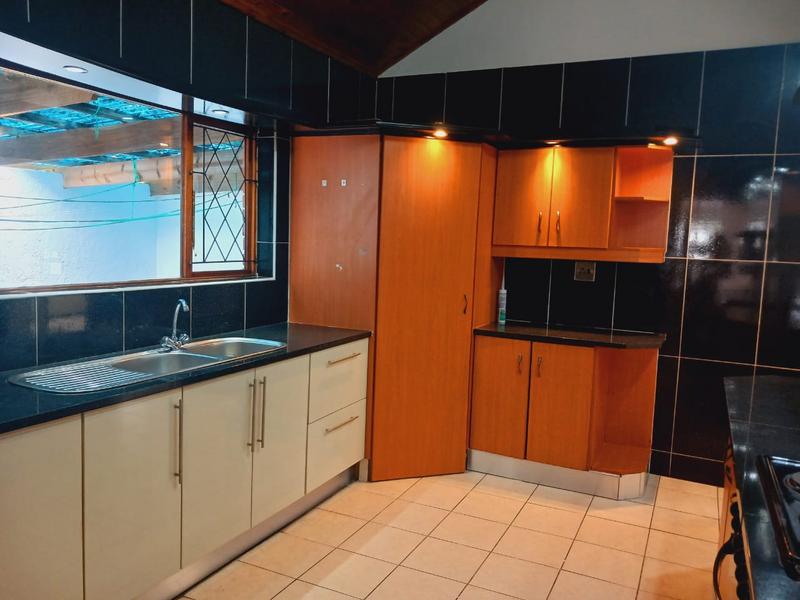 4 Bedroom Property for Sale in Uvongo KwaZulu-Natal