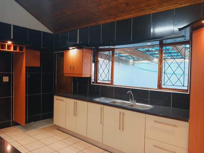 4 Bedroom Property for Sale in Uvongo KwaZulu-Natal