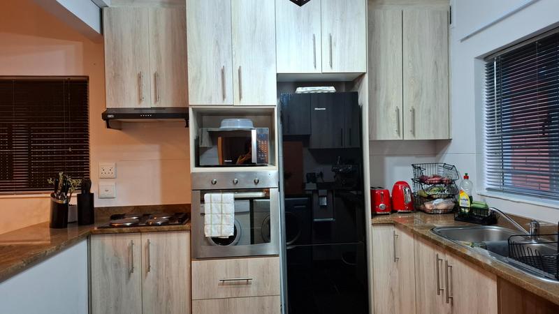 To Let 2 Bedroom Property for Rent in Essenwood KwaZulu-Natal