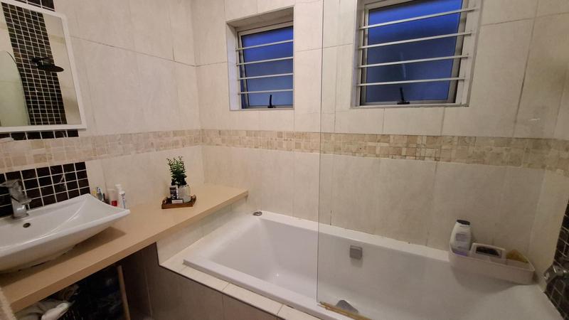 To Let 2 Bedroom Property for Rent in Essenwood KwaZulu-Natal