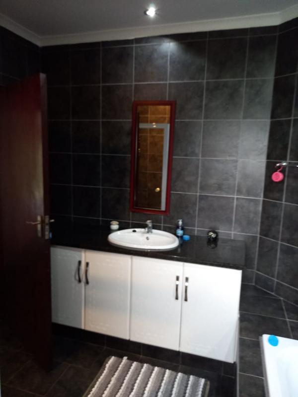 4 Bedroom Property for Sale in Widenham KwaZulu-Natal