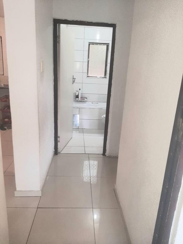 2 Bedroom Property for Sale in Montclair KwaZulu-Natal