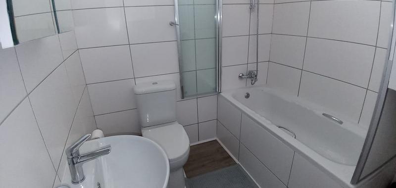 To Let 2 Bedroom Property for Rent in Malvern KwaZulu-Natal