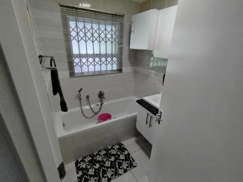2 Bedroom Property for Sale in Sunningdale KwaZulu-Natal