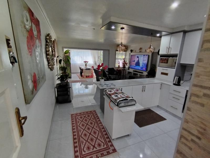 2 Bedroom Property for Sale in Sunningdale KwaZulu-Natal