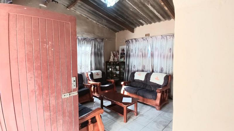 4 Bedroom Property for Sale in Umlazi KwaZulu-Natal