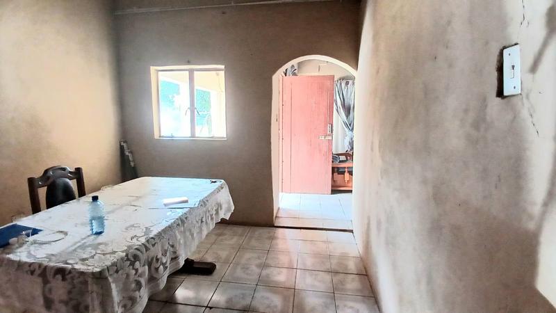 4 Bedroom Property for Sale in Umlazi KwaZulu-Natal