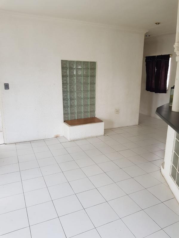 To Let 1 Bedroom Property for Rent in Malvern KwaZulu-Natal