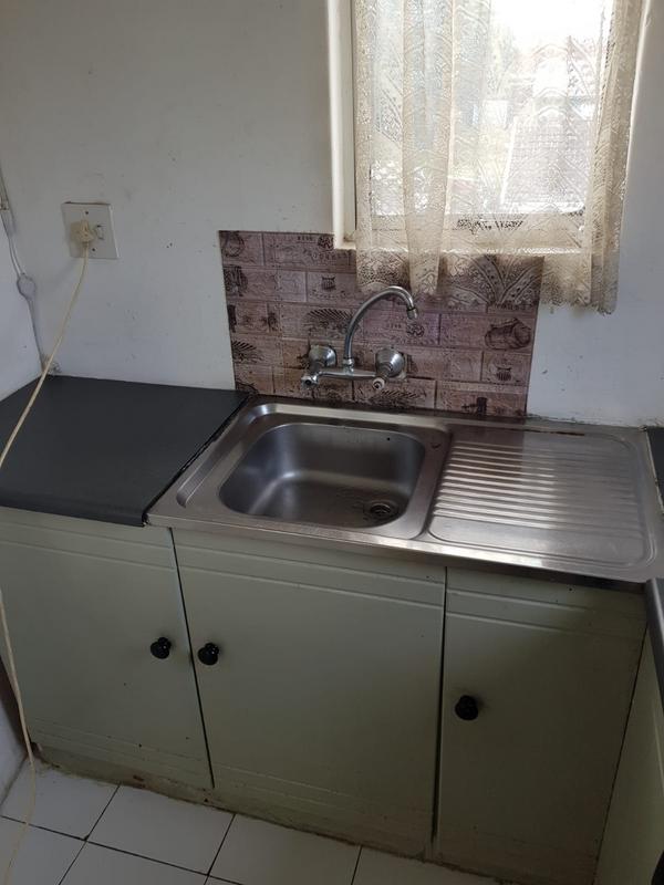 To Let 1 Bedroom Property for Rent in Malvern KwaZulu-Natal