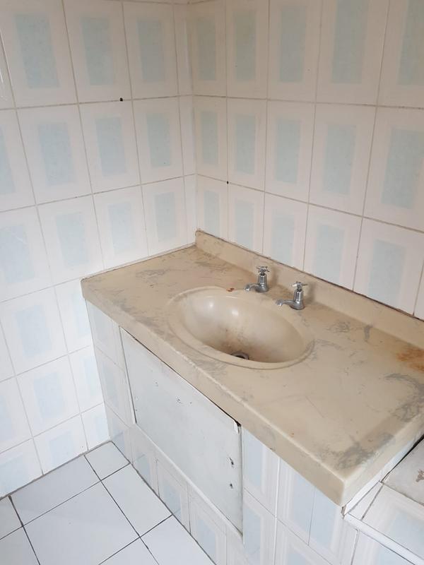 To Let 1 Bedroom Property for Rent in Malvern KwaZulu-Natal