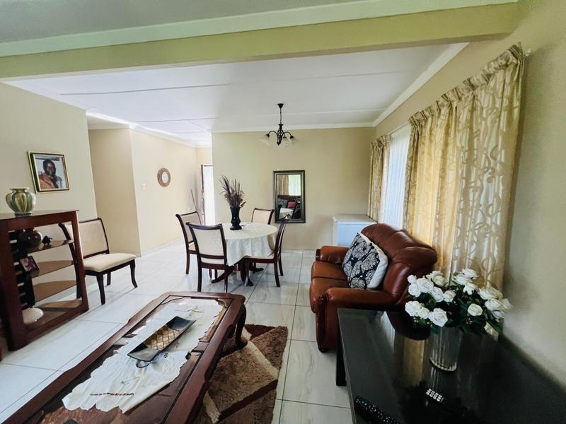4 Bedroom Property for Sale in Glenmore KwaZulu-Natal