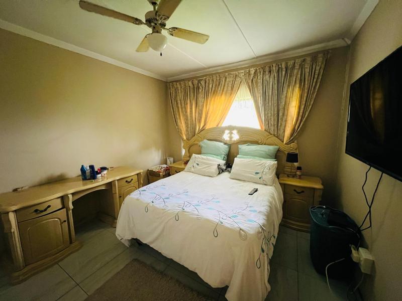 4 Bedroom Property for Sale in Glenmore KwaZulu-Natal