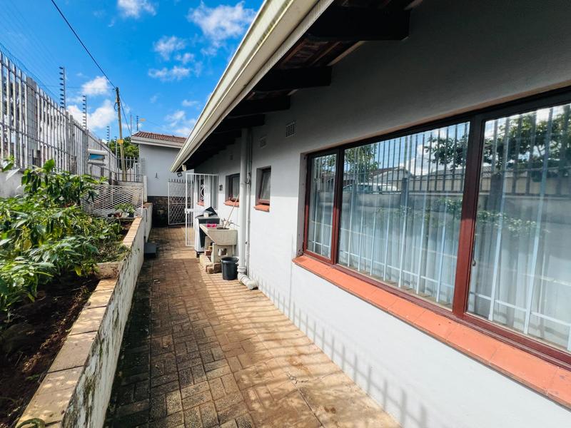 4 Bedroom Property for Sale in Glenmore KwaZulu-Natal