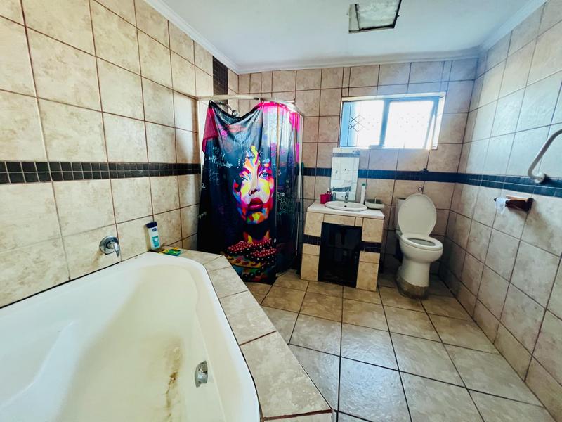 3 Bedroom Property for Sale in Ntuzuma KwaZulu-Natal