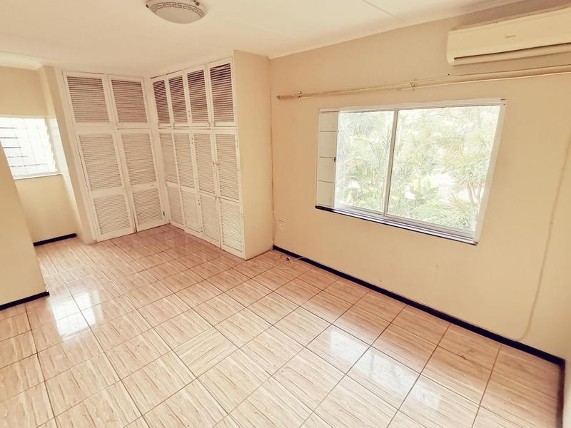 To Let 4 Bedroom Property for Rent in Westridge KwaZulu-Natal