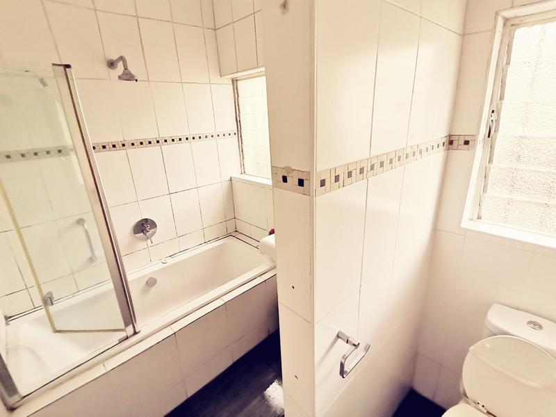 To Let 4 Bedroom Property for Rent in Westridge KwaZulu-Natal