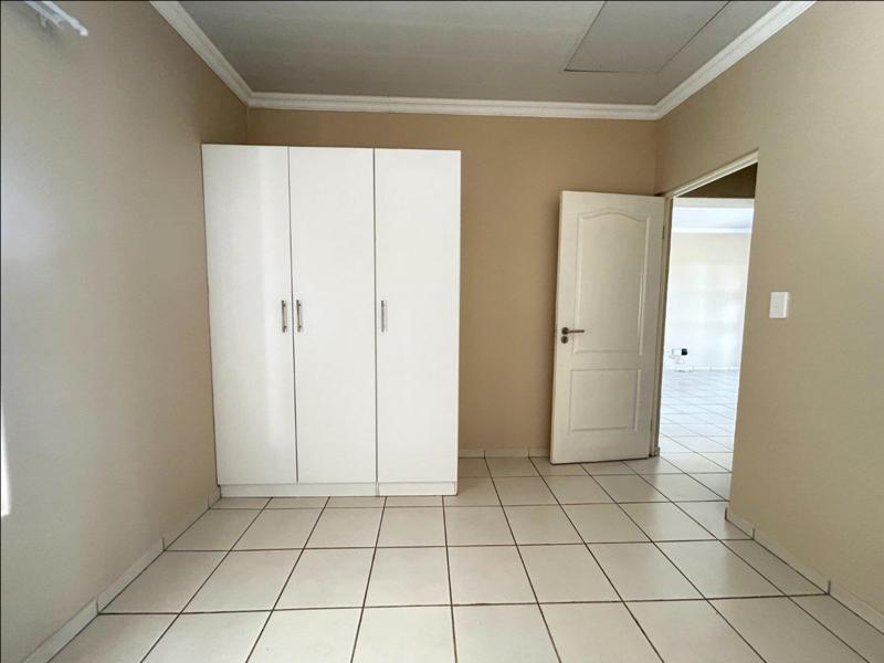 2 Bedroom Property for Sale in Illovo KwaZulu-Natal