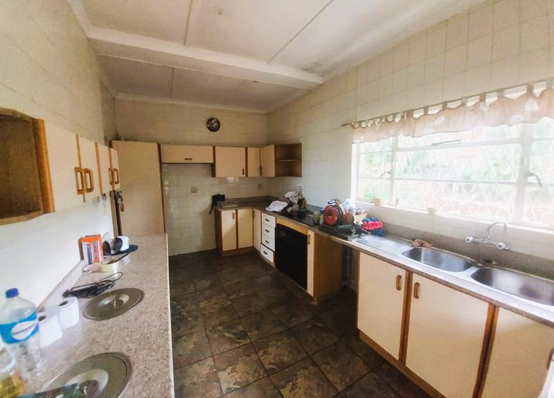 5 Bedroom Property for Sale in Glenwood KwaZulu-Natal