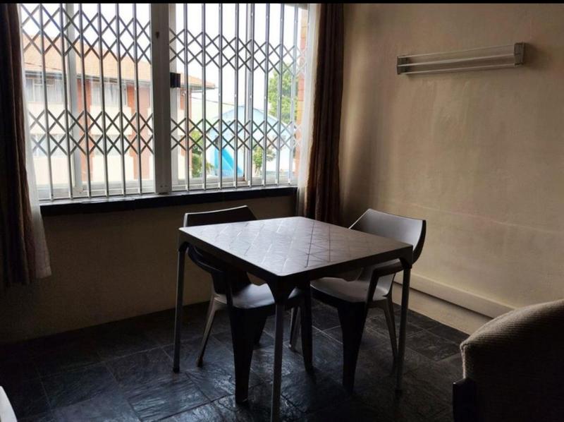 To Let 1 Bedroom Property for Rent in Essenwood KwaZulu-Natal