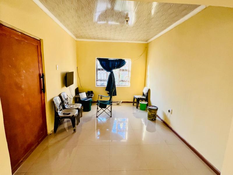 4 Bedroom Property for Sale in Umlazi KwaZulu-Natal