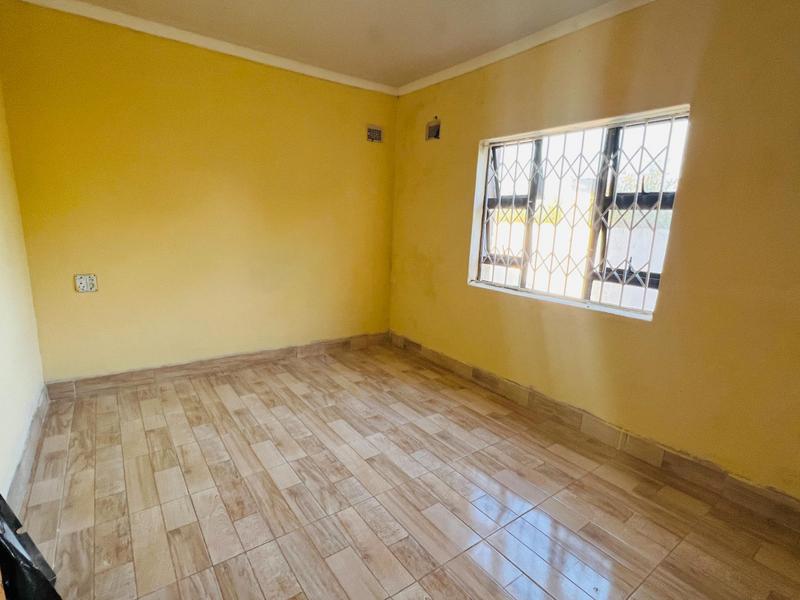 4 Bedroom Property for Sale in Umlazi KwaZulu-Natal