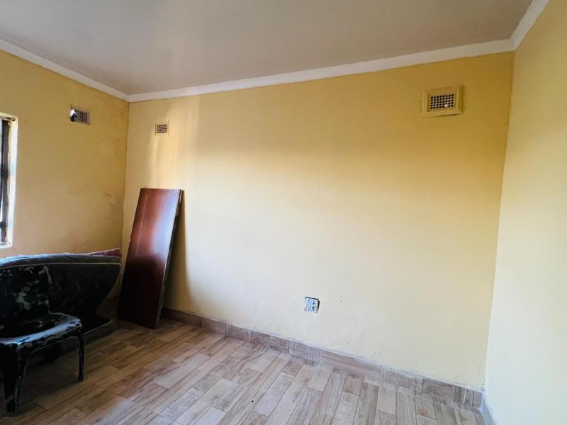 4 Bedroom Property for Sale in Umlazi KwaZulu-Natal