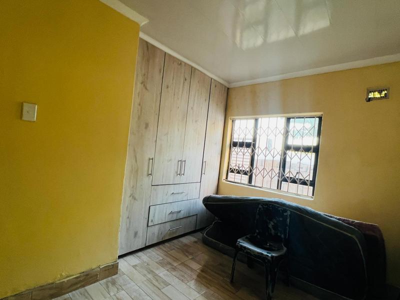 4 Bedroom Property for Sale in Umlazi KwaZulu-Natal