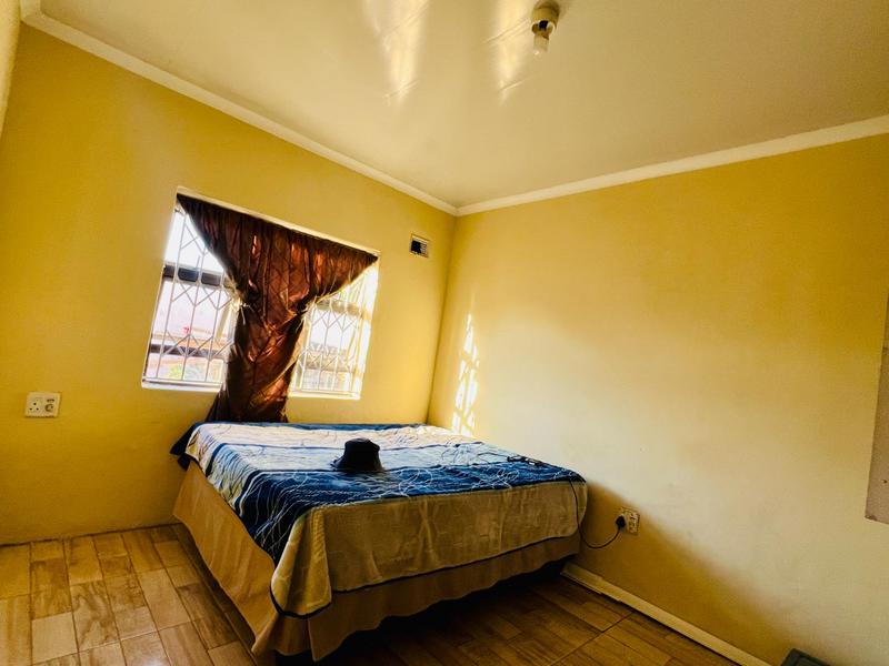 4 Bedroom Property for Sale in Umlazi KwaZulu-Natal