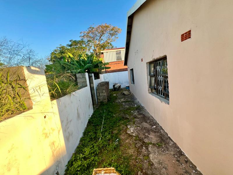 4 Bedroom Property for Sale in Umlazi KwaZulu-Natal