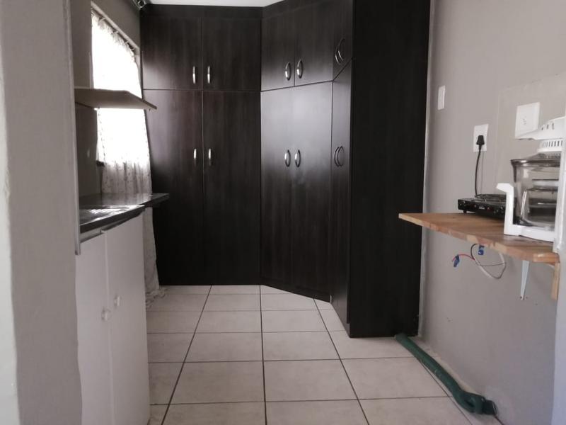 To Let 1 Bedroom Property for Rent in Manors KwaZulu-Natal