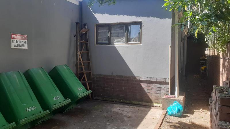 1 Bedroom Property for Sale in Essenwood KwaZulu-Natal