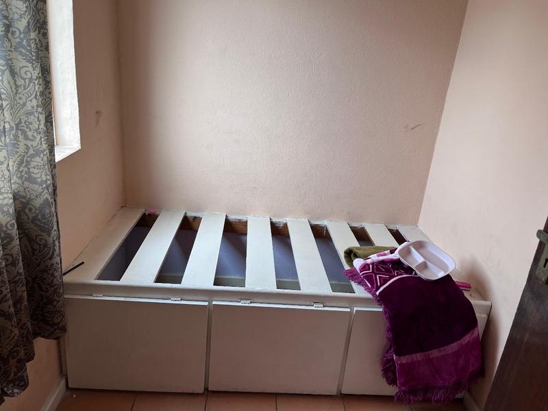 To Let 2 Bedroom Property for Rent in Amanzimtoti KwaZulu-Natal